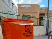 Benicarló engega una campanya per a fomentar reciclatge de l’oli domèstic i instal·la 28 contenidors selectius