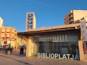 Biblioplatja al passeig de Colón