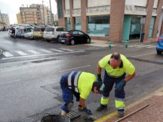 L’Ajuntament de Vinaròs inicia la campanya de neteja d’embornals davant l’arribada de l’època de pluges